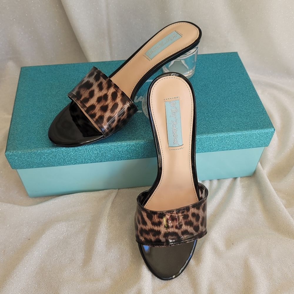NIB Leopard Print Slip-Ons by Betsey Johnson - Picture 9 of 12